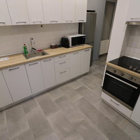 Cozy Novotel Studio - Free Minibar - Quiet & Peace Bukares Bagian luar foto