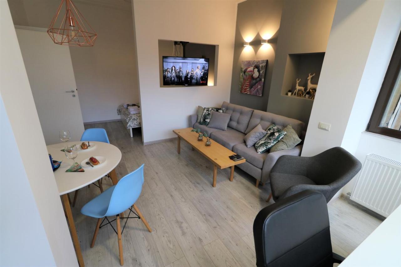 Cozy Novotel Studio - Free Minibar - Quiet & Peace Bukares Bagian luar foto