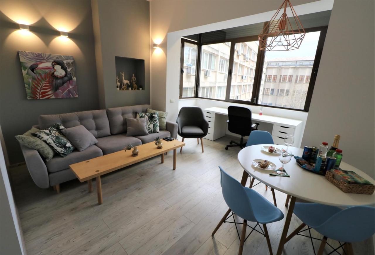 Cozy Novotel Studio - Free Minibar - Quiet & Peace Bukares Bagian luar foto