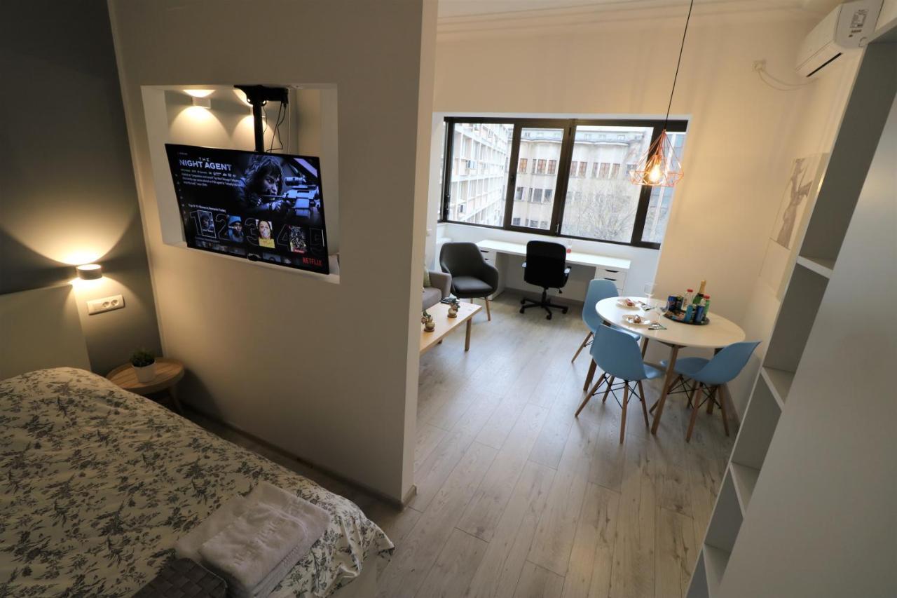Cozy Novotel Studio - Free Minibar - Quiet & Peace Bukares Bagian luar foto