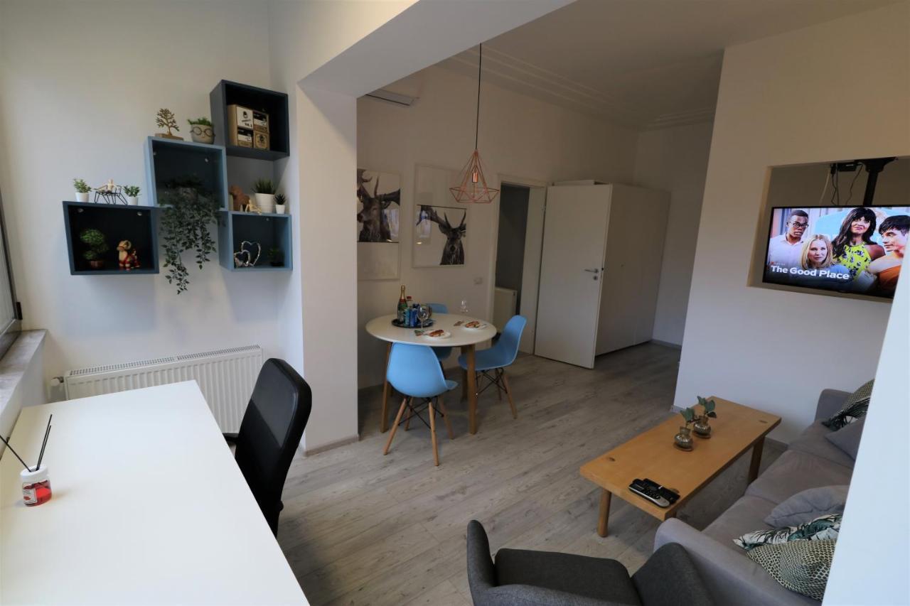 Cozy Novotel Studio - Free Minibar - Quiet & Peace Bukares Bagian luar foto
