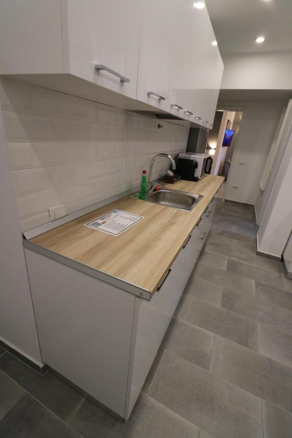 Cozy Novotel Studio - Free Minibar - Quiet & Peace Bukares Bagian luar foto