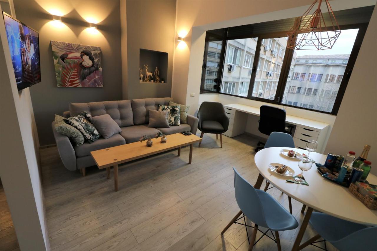Cozy Novotel Studio - Free Minibar - Quiet & Peace Bukares Bagian luar foto