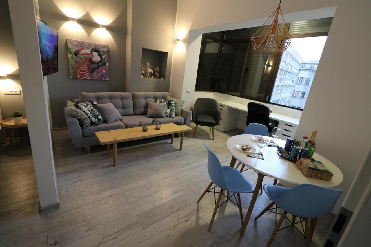 Cozy Novotel Studio - Free Minibar - Quiet & Peace Bukares Bagian luar foto