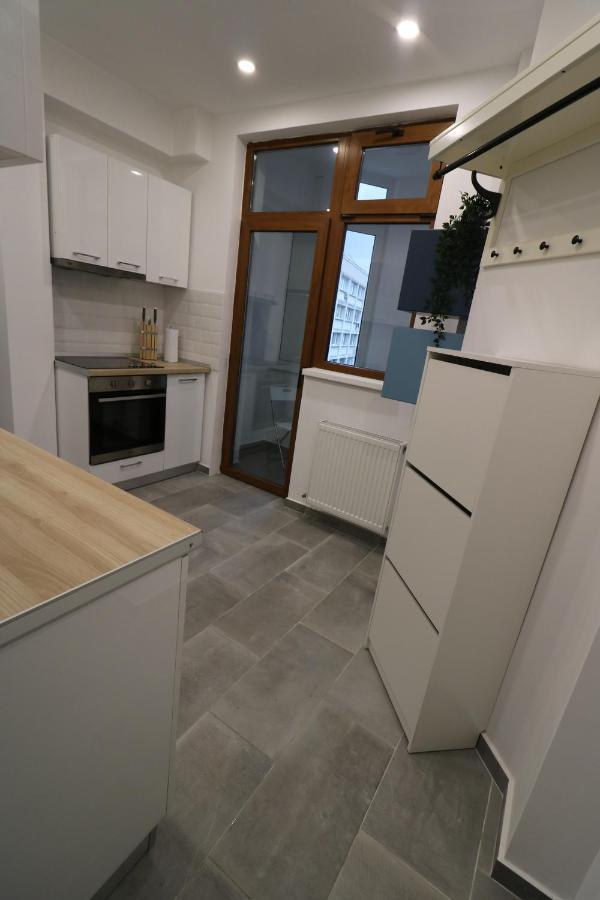 Cozy Novotel Studio - Free Minibar - Quiet & Peace Bukares Bagian luar foto