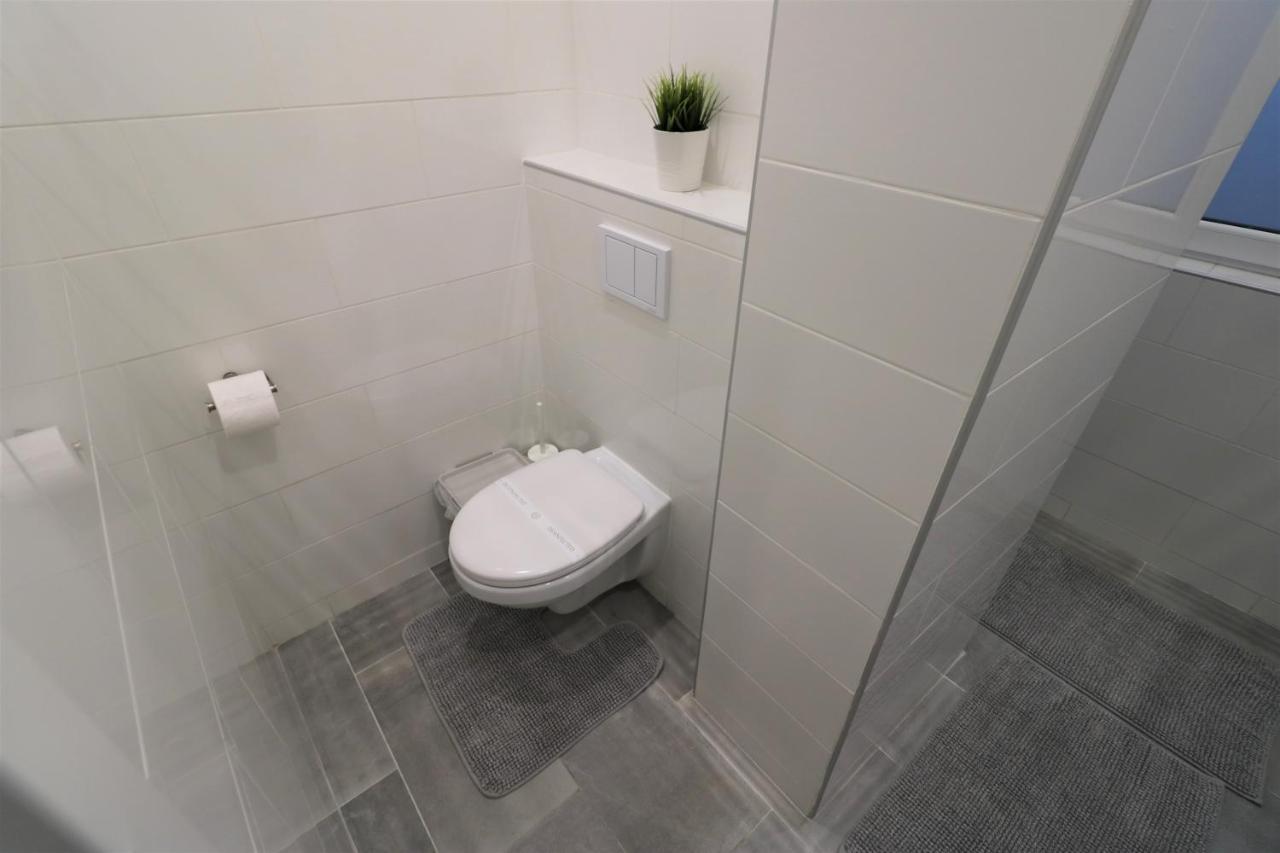 Cozy Novotel Studio - Free Minibar - Quiet & Peace Bukares Bagian luar foto