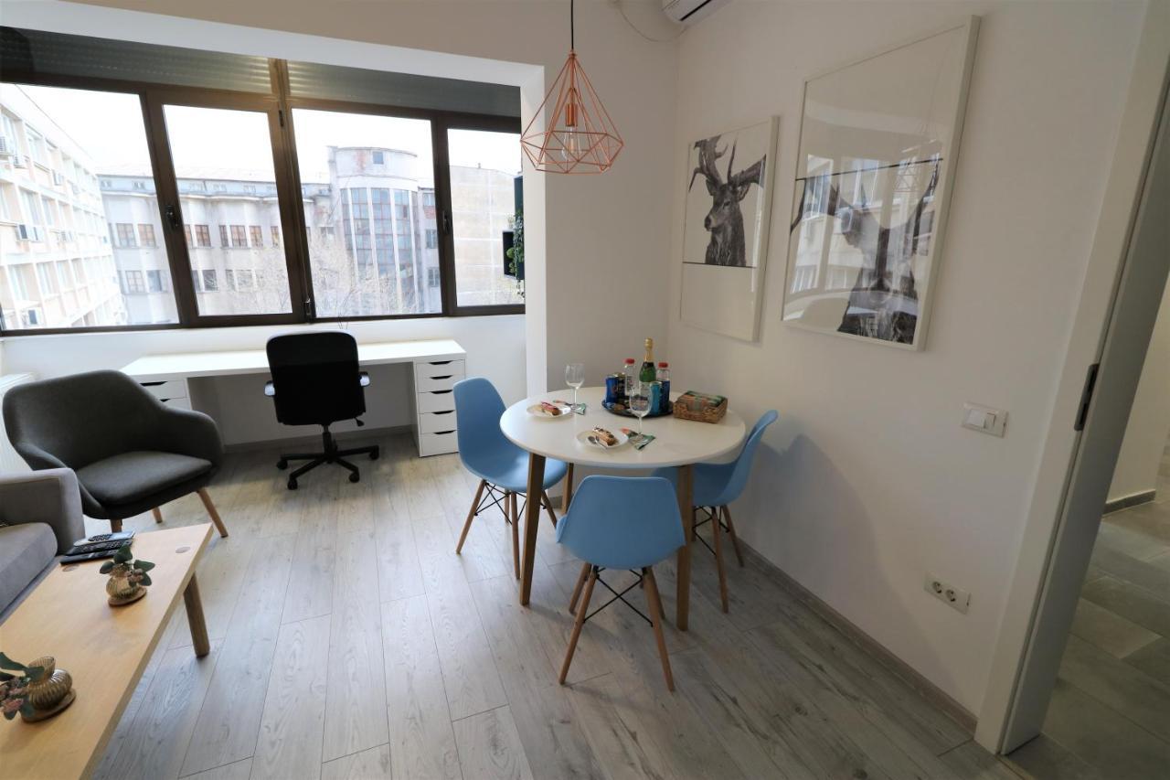 Cozy Novotel Studio - Free Minibar - Quiet & Peace Bukares Bagian luar foto