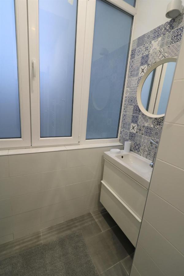 Cozy Novotel Studio - Free Minibar - Quiet & Peace Bukares Bagian luar foto
