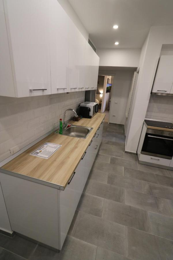 Cozy Novotel Studio - Free Minibar - Quiet & Peace Bukares Bagian luar foto